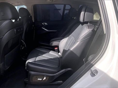 Used 2022 BMW X7 xDrive40i w/ Premium Package image 24
