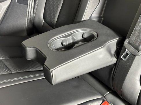 New 2026 Porsche Macan image 35