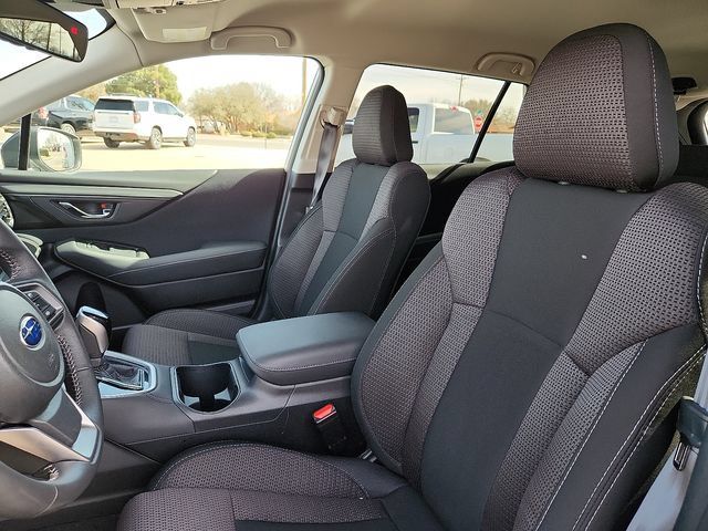 Used 2025 Subaru Outback Premium AWD/4WD image 13