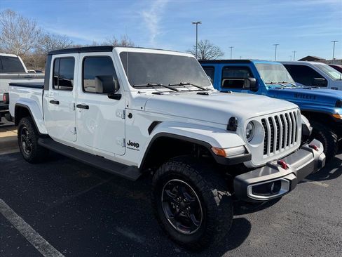 Used 2023 Jeep Gladiator Sport image 4