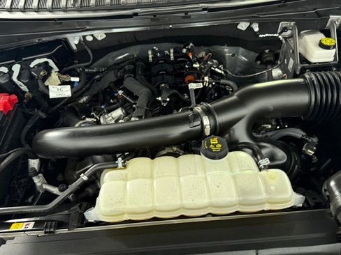Used 2025 Ford Expedition Platinum AWD/4WD image 33