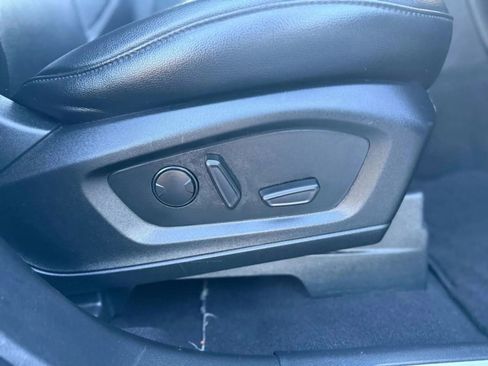 Used 2023 Ford Explorer Limited image 23