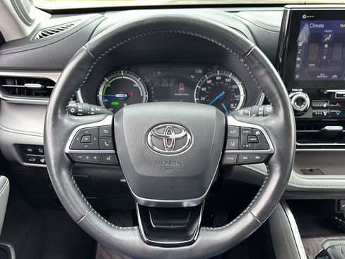 Used 2020 Toyota Highlander Limited AWD/4WD image 28