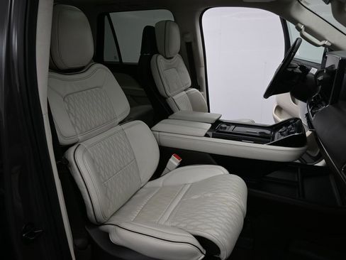 Used 2024 Lincoln Navigator Black Label image 23