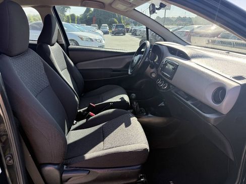 Used 2015 Toyota Yaris L FWD image 11