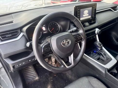 Used 2020 Toyota RAV4 XLE image 10