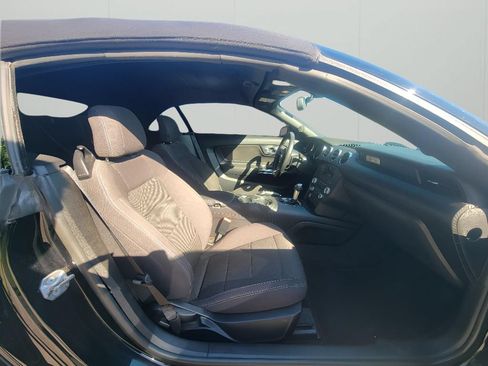 Used 2017 Ford Mustang Convertible RWD image 25