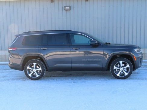 New 2026 Jeep Grand Cherokee L Limited w/ Luxury Tech Group II AWD/4WD image 2