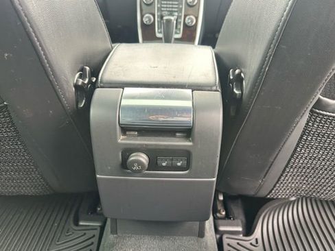 Used 2012 Volvo XC70 3.2 Premier image 33