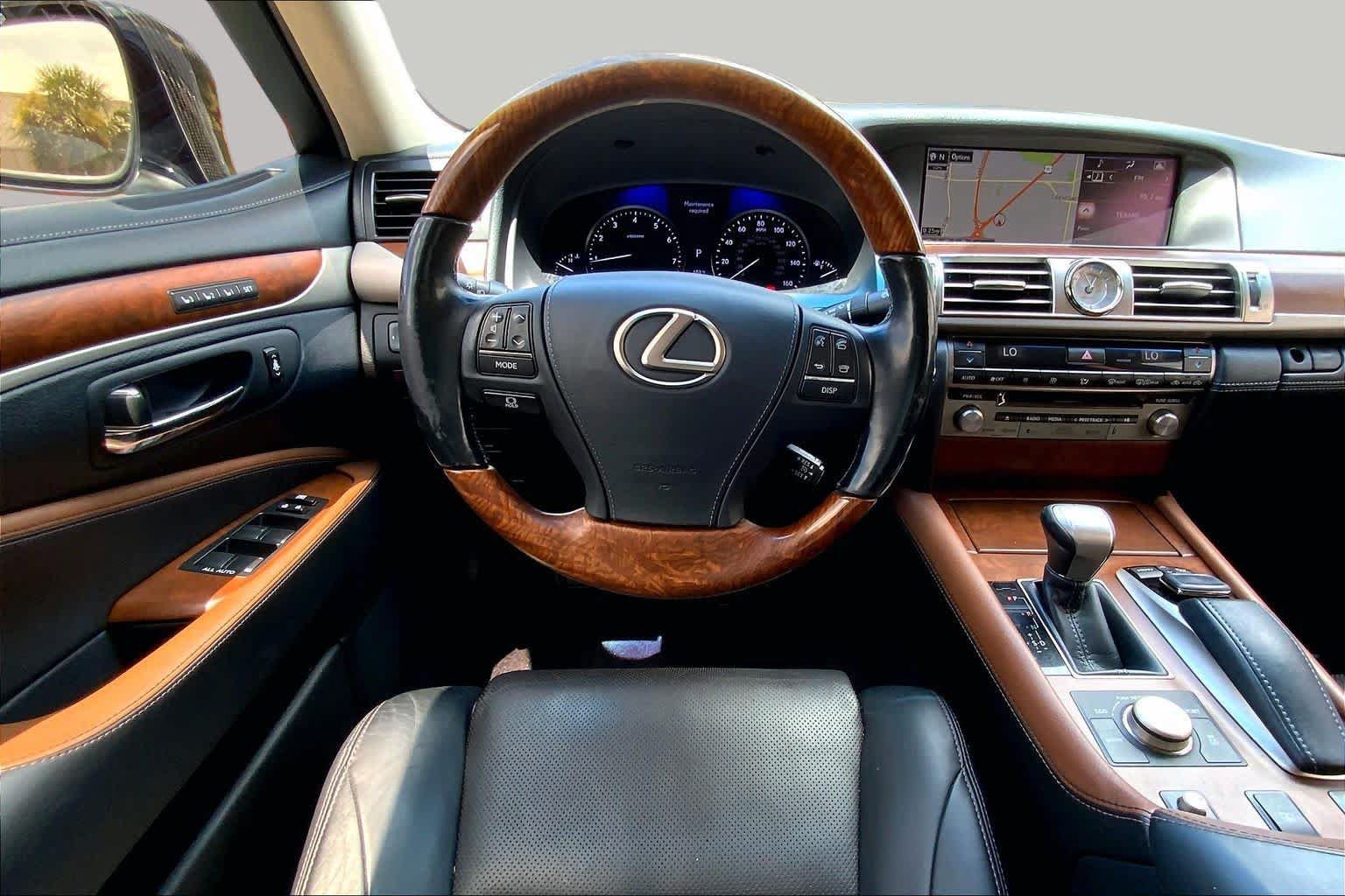 Used 2015 Lexus LS 460 w/ Comfort Package RWD image 6