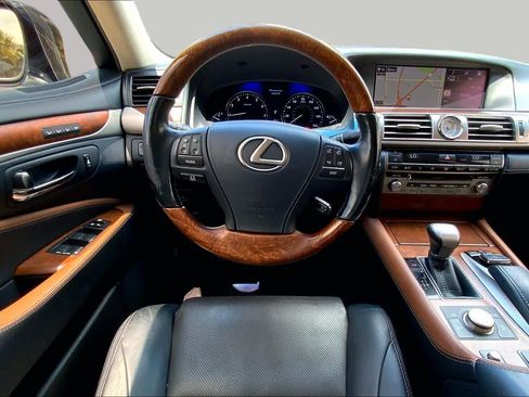 Used 2015 Lexus LS 460 w/ Comfort Package RWD image 6