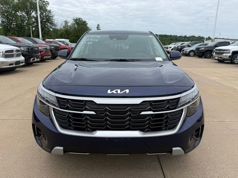 Used 2026 Kia Seltos LX AWD/4WD image 8