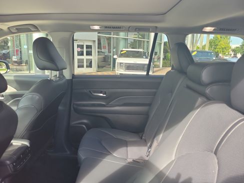 Certified 2025 Toyota Grand Highlander AWD Hybrid image 17