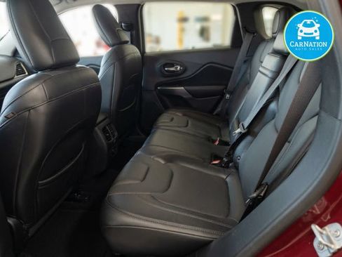 Used 2019 Jeep Cherokee Limited AWD/4WD image 8