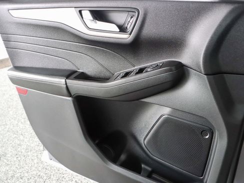 Used 2021 Ford Escape SE w/ Cold Weather Package image 21