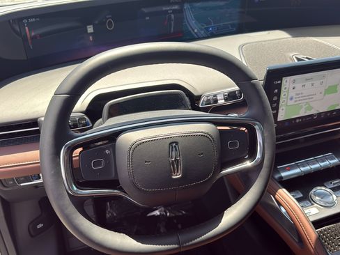 New 2026 Lincoln Nautilus Reserve AWD/4WD image 12