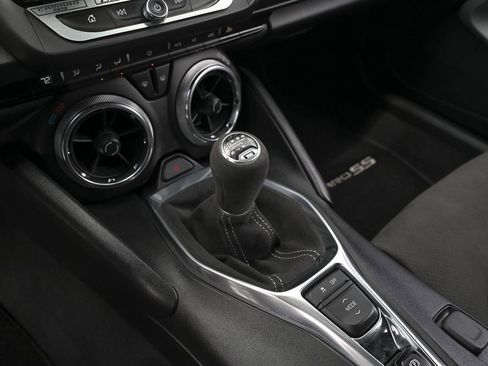 Used 2019 Chevrolet Camaro SS RWD image 21