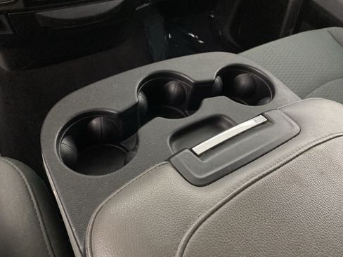 Used 2017 RAM 1500 Classic SLT RWD image 25