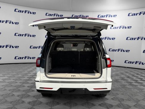 Used 2021 Lincoln Navigator Reserve w/ Luxury Package image 11