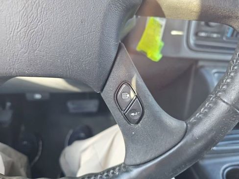 Used 2004 GMC Sierra 1500 SLE w/ Light Duty Power Package image 40