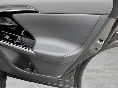 Used 2025 Toyota bZ4X AWD image 22