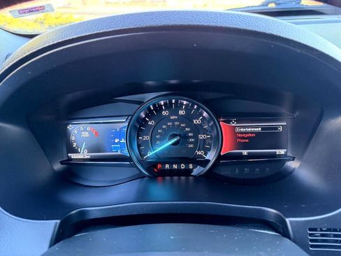 Used 2018 Ford Explorer Limited image 24