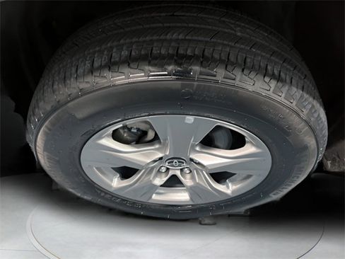 Used 2024 Toyota RAV4 XLE image 10