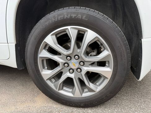 Used 2020 Chevrolet Traverse Premier w/ LPO, Floor Liner Package FWD image 8