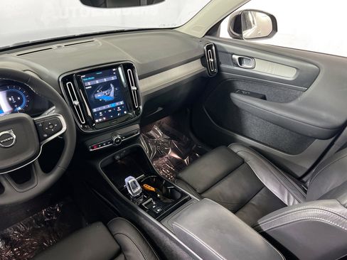 Used 2023 Volvo XC40 B4 Plus w/ Driver Assist Package image 23