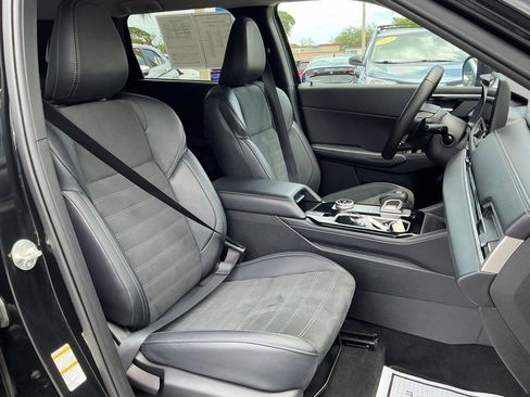 Used 2025 Mitsubishi Outlander AWD image 17