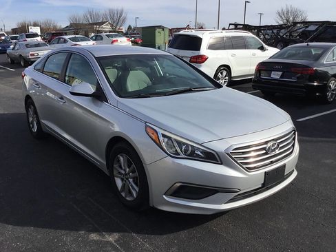 Used 2016 Hyundai Sonata SE image 8