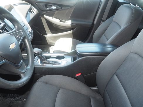 Used 2021 Chevrolet Malibu LT image 11