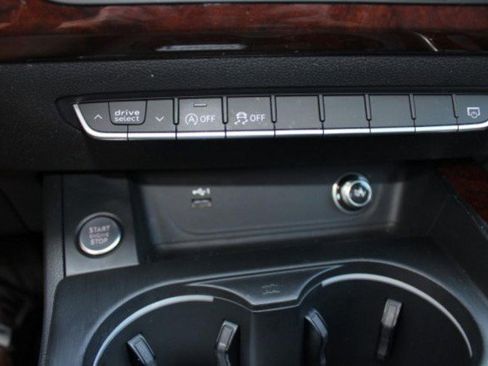 Used 2019 Audi A4 2.0T Premium w/ Convenience Package image 27