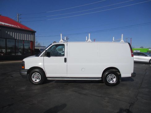 Used 2020 GMC Savana 3500 w/ Driver Convenience Package image 2