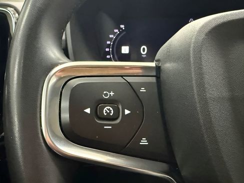 Used 2023 Volvo XC40 B5 Plus AWD/4WD image 22