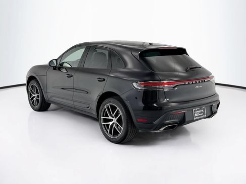 Certified 2025 Porsche Macan AWD/4WD image 3