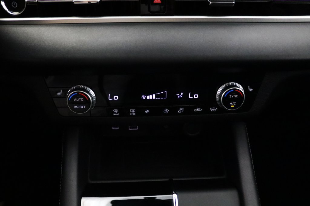 Used 2024 Mitsubishi Outlander SE AWD/4WD image 28