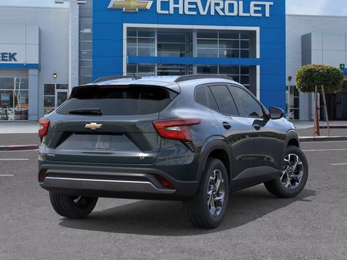 New 2026 Chevrolet Trax LT w/ Driver Confidence Package FWD image 4