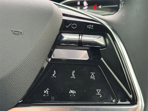 Used 2026 Cadillac Vistiq Sport image 34