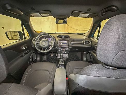 Used 2022 Jeep Renegade Altitude w/ Convenience Group AWD/4WD image 29