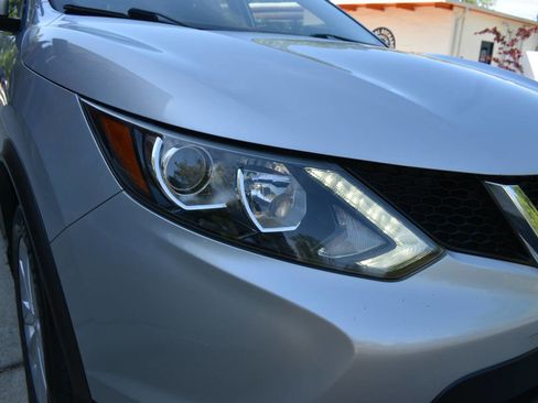 Used 2017 Nissan Rogue Sport SV w/ SV Premium Package FWD image 38