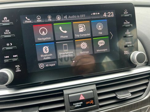 Used 2018 Honda Accord Touring image 17