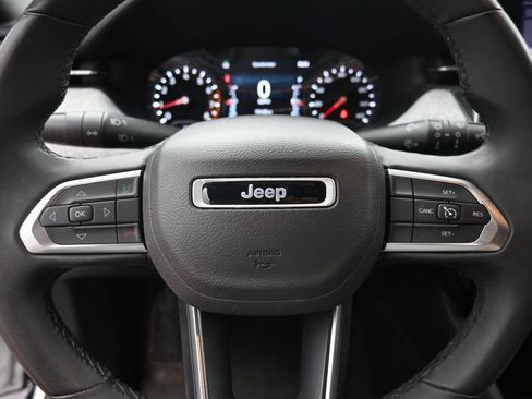 Used 2024 Jeep Compass Latitude AWD/4WD image 19