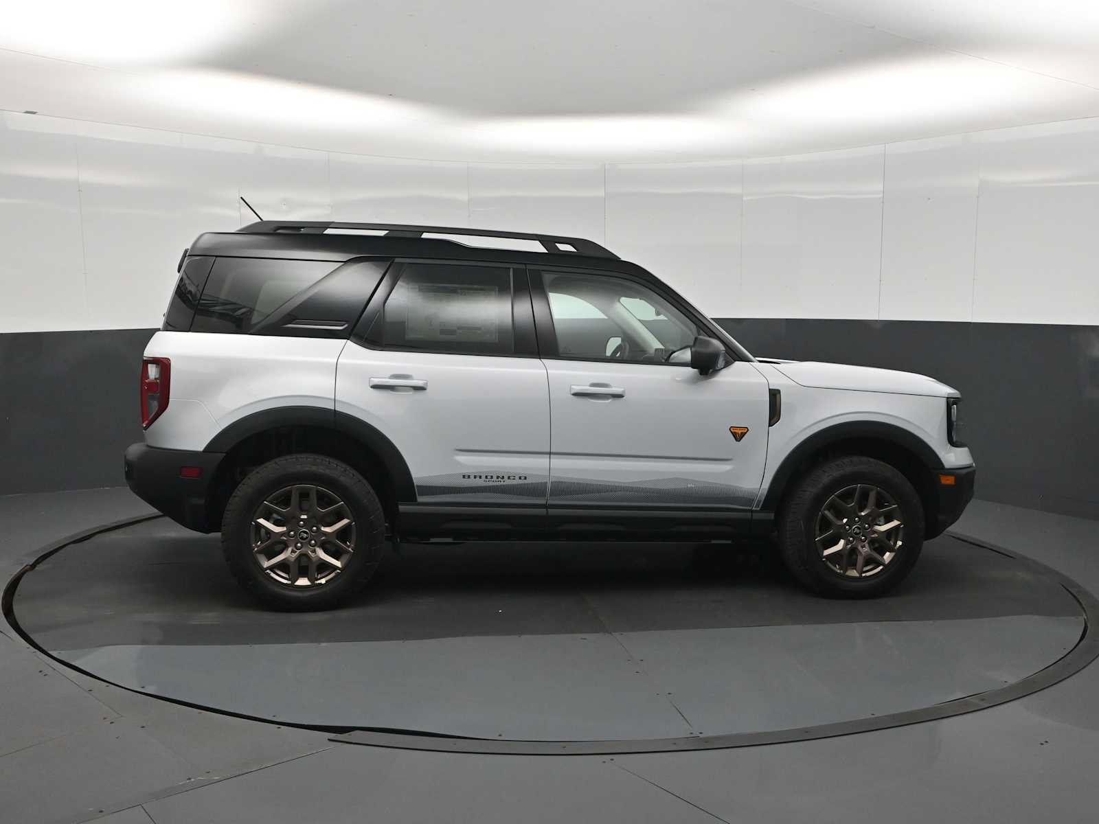 New 2026 Ford Bronco Sport Badlands w/ Bronze Package AWD/4WD image 9