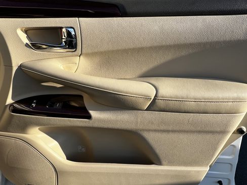 Used 2014 Lexus LX 570 4WD image 43