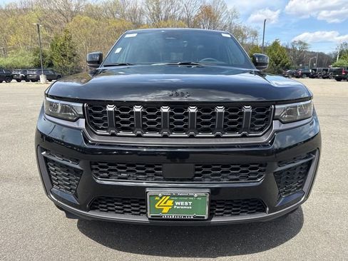 New 2026 Jeep Grand Cherokee L 4WD image 2