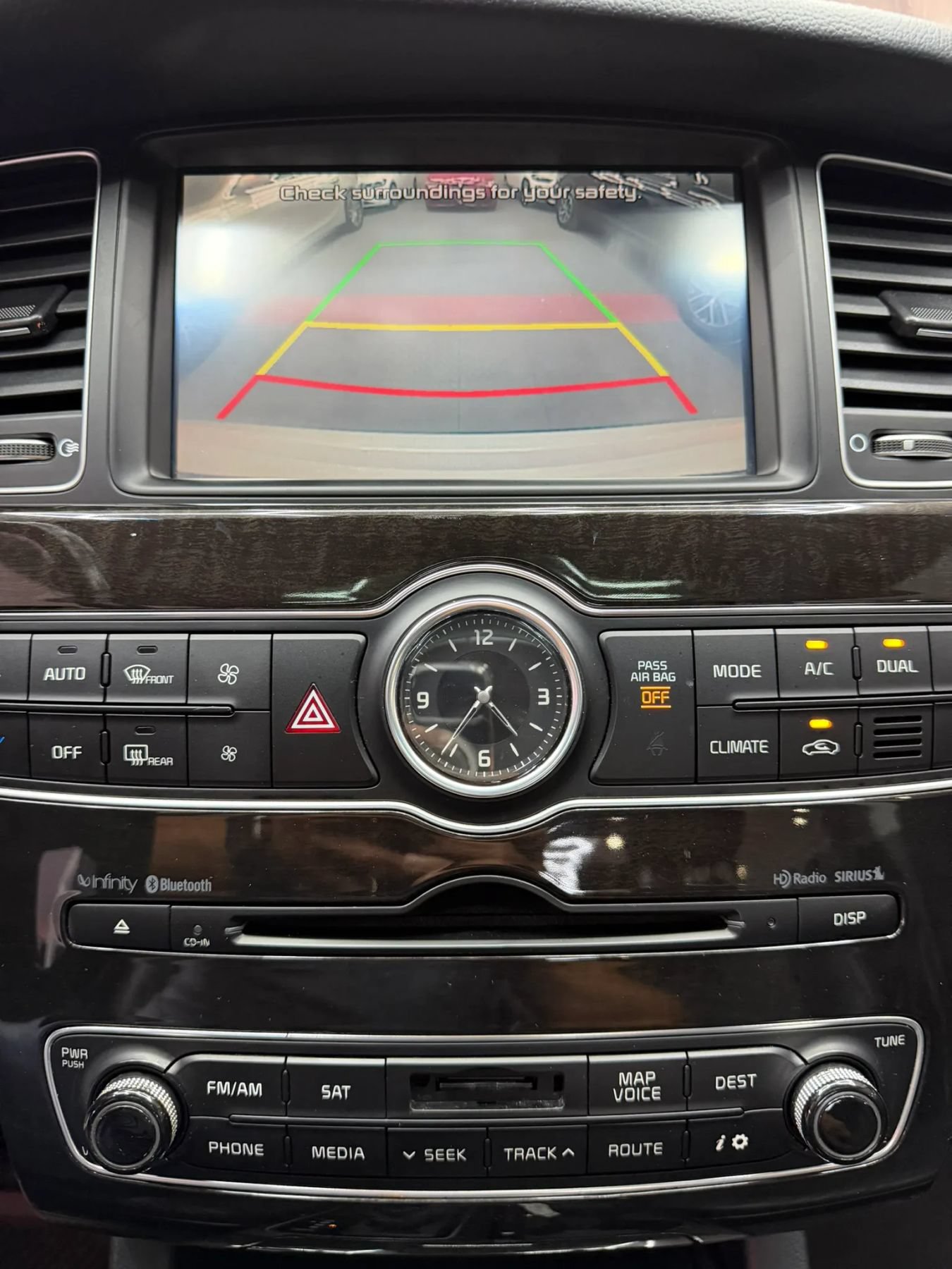Used 2015 Kia Cadenza Premium w/ Technology Package FWD image 25