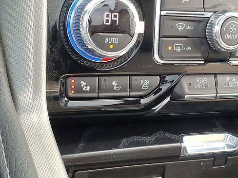 Used 2022 GMC Yukon Denali image 26