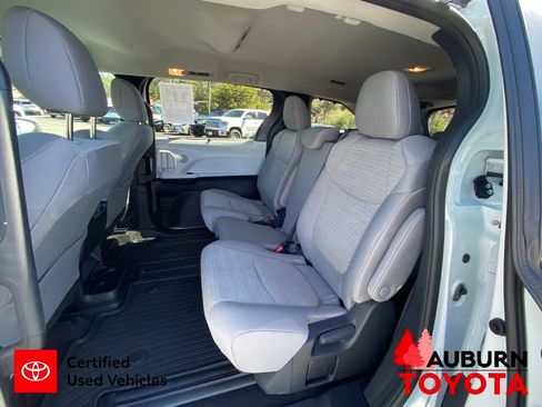 Certified 2026 Toyota Sienna LE FWD image 28
