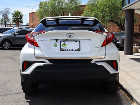 Used 2020 Toyota C-HR XLE FWD image 11